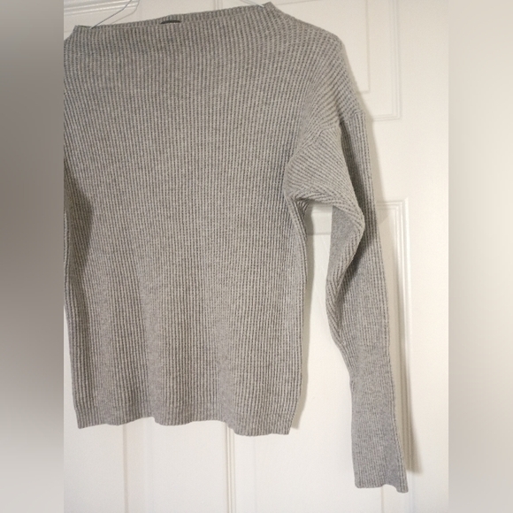 Summer & Rose Light Gray Crewneck Sweater Size XL Soft Knit - Picture 6 of 11